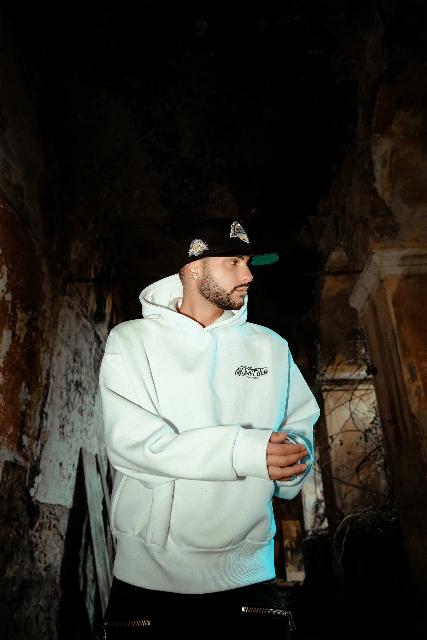 HOODIE "LOOK BEYOND"